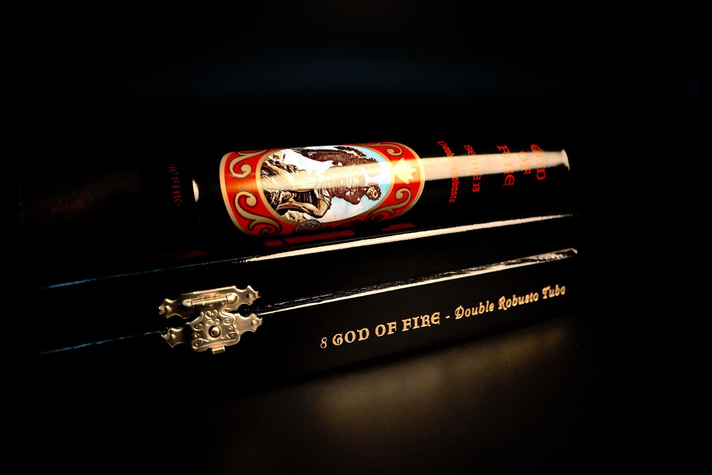 Fuente God of Fire Serie B Double Robusto Tubo (BOX OF 8)